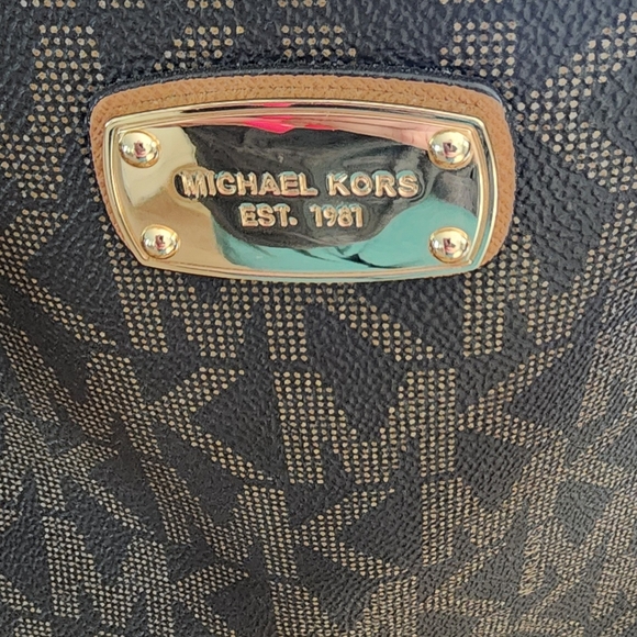 Michael Kors purse - Picture 3 of 4